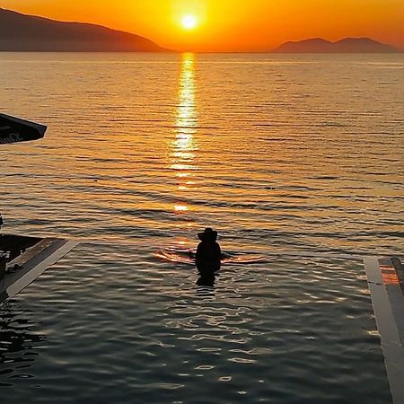 Hotel Dukes Albania Radhimë Exteriér fotografie