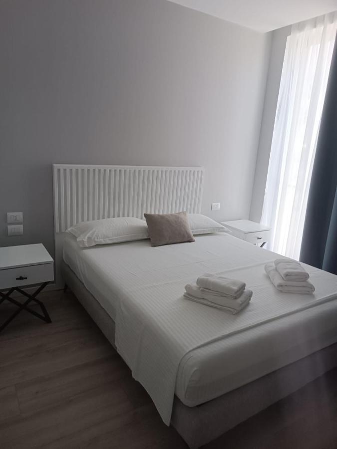 Hotel Dukes Albania Radhimë Exteriér fotografie