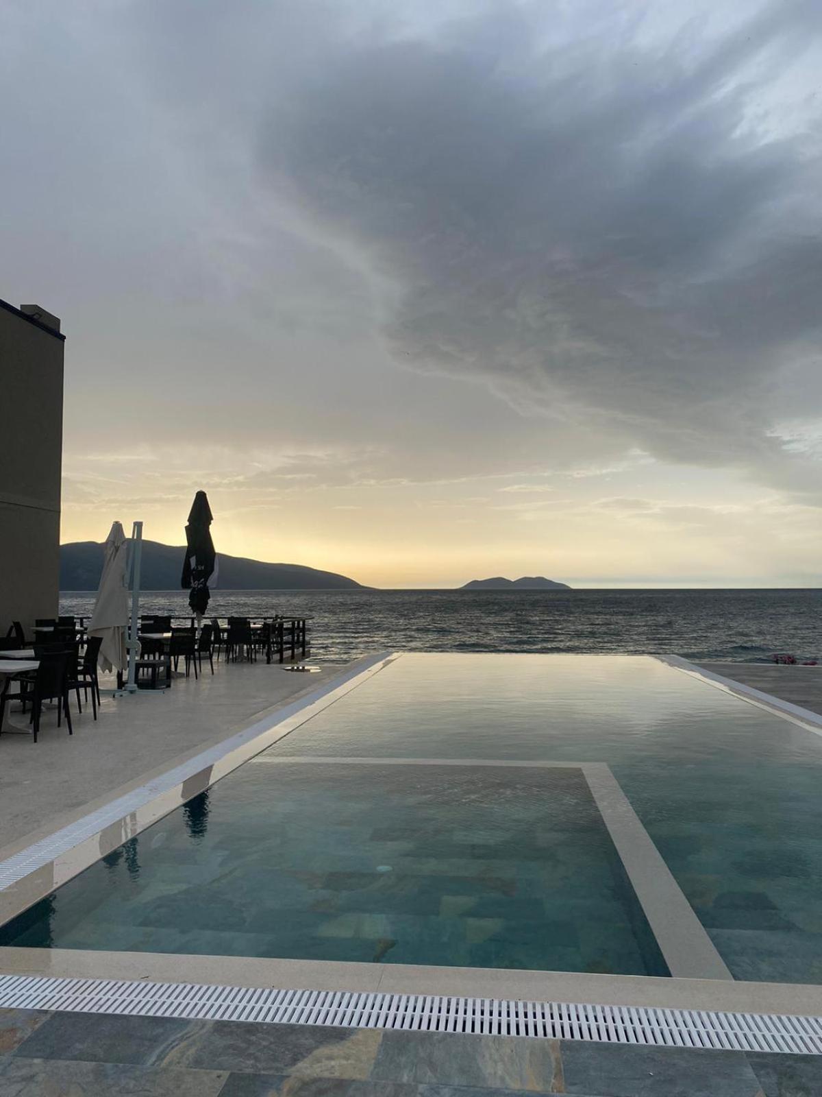 Hotel Dukes Albania Radhimë Exteriér fotografie