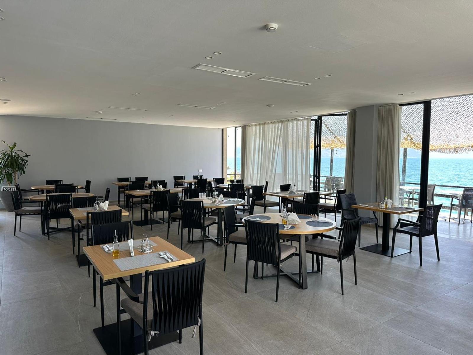Hotel Dukes Albania Radhimë Exteriér fotografie