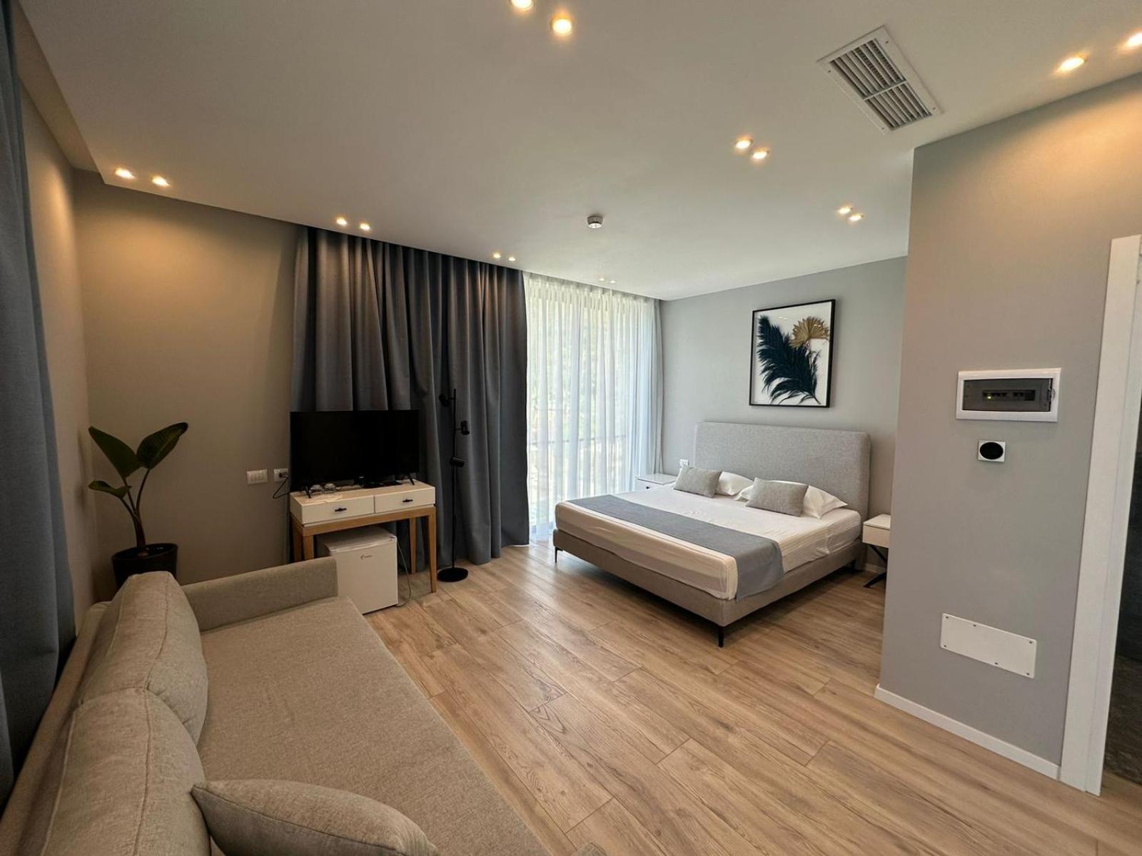 Hotel Dukes Albania Radhimë Exteriér fotografie