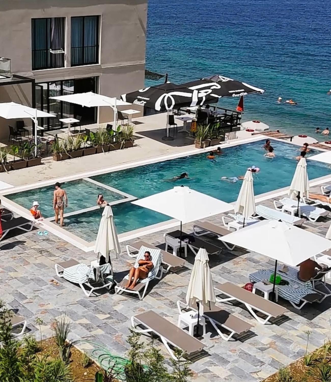 Hotel Dukes Albania Radhimë Exteriér fotografie